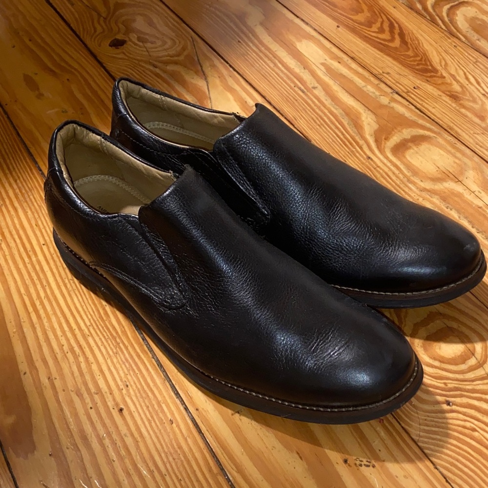 Classic Black Men's Leather Slip-On Loafers